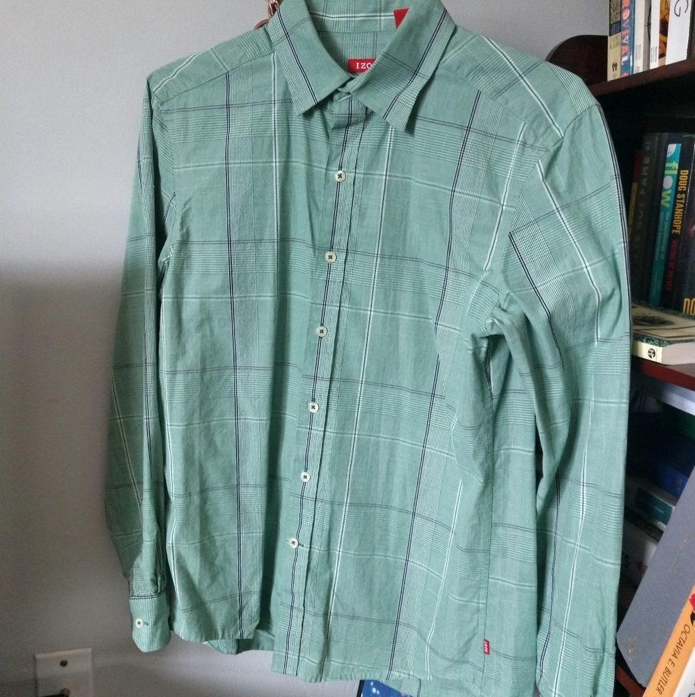 Like New Men's IZOD Slim Fit Button Down